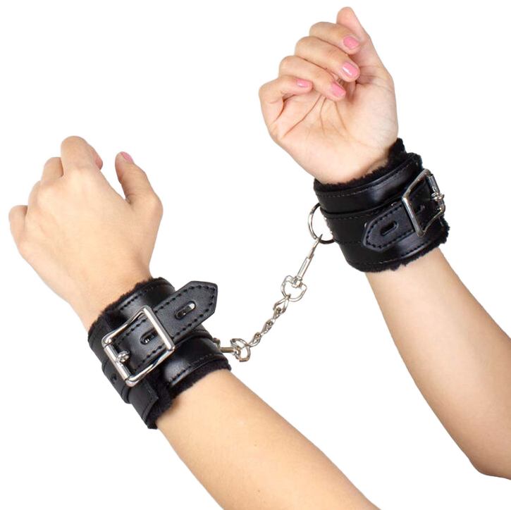 Comprar SECRETPLAY Esposas Negras – Accesorio Elegante Con Acolchado Para Comodidad Durante Tus Aventuras-Noxtic