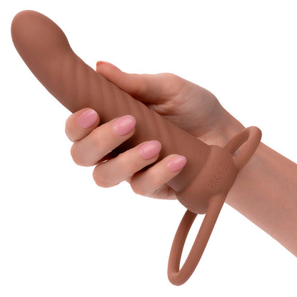 CALEXOTICS - MAXX DOUBLE RIBBED PENETRATOR 10 VIBRATIONS MULATTO