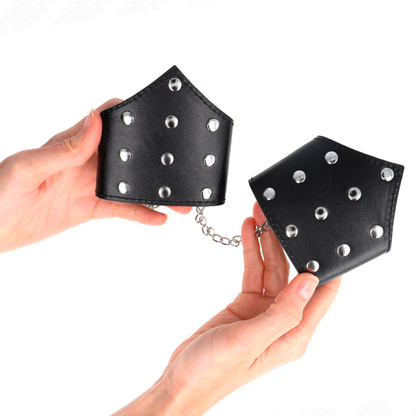 Comprar KINK Muñequera Estilo Puntiagudo Negra – Diseño Elegante Con Cadena Ajustable Para Comodidad Perfecta-Noxtic