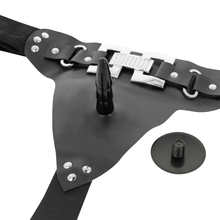 HARNESS ATTRACTION - EMMETT REALISTIC VIBRATING HARNESS 16.5 CM -O- 3.7 CM